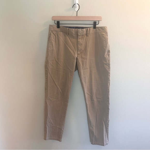 Banana Republic Fulton Chino Skinny Stretch Chino Khaki Mens Size 33 x 32 - Picture 2 of 12